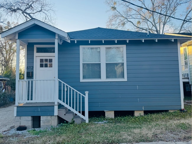 Building Photo - 860 France St