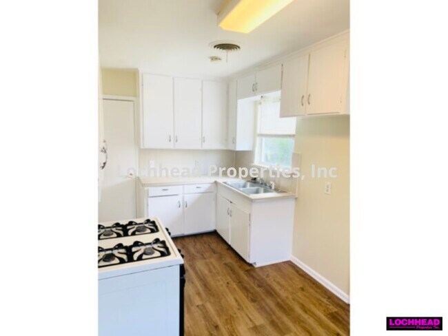 Building Photo - ****3 BEDROOM IN DALLAS*****