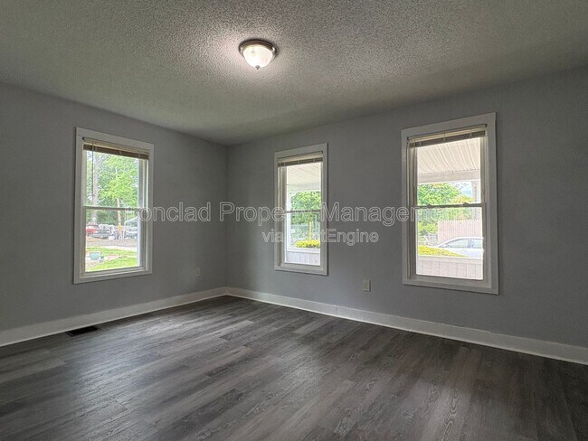 Building Photo - 172 Mt Pleasant St