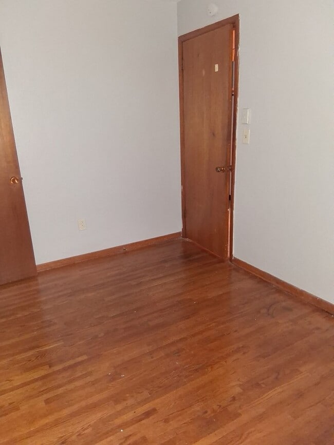 Foto del edificio - 1 Bedroom 1 Bath in Maplewood  HEAT INCLUDED