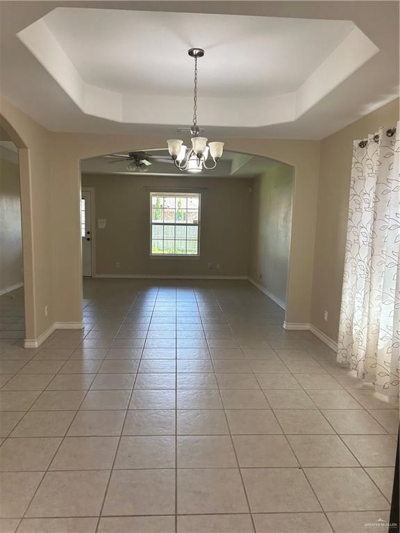 Building Photo - 3638 Frontier Dr