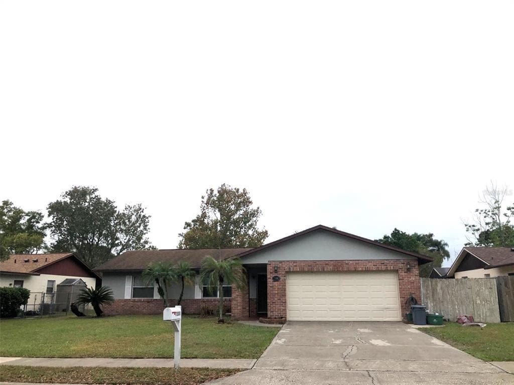 Foto principal - 7300 Betty St