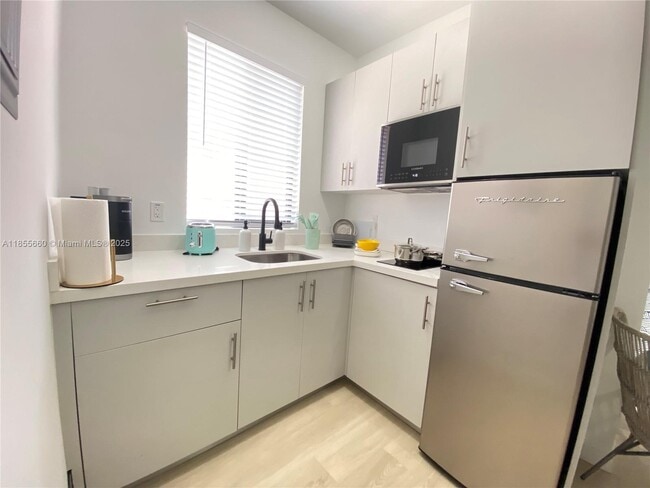 Foto del edificio - 1553 SW 7th St
