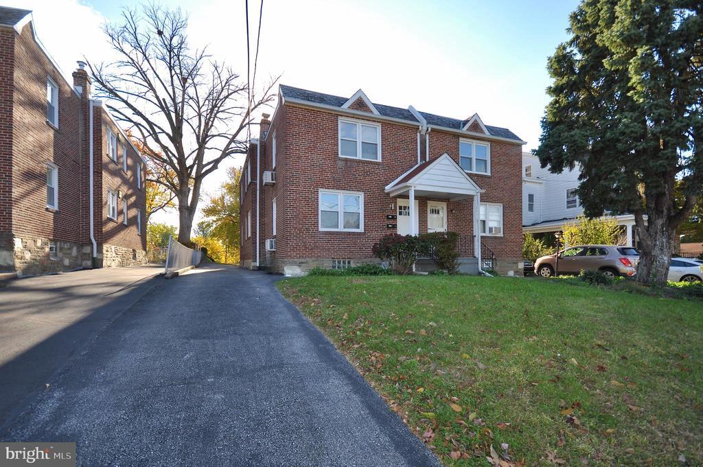 Foto principal - 8037 Pine Rd