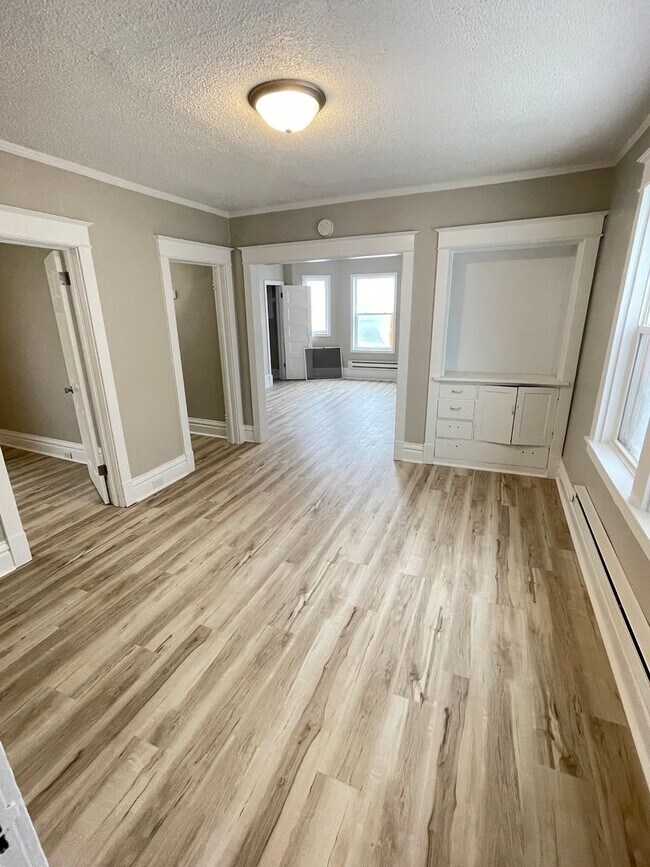 Foto del edificio - 611 E 6th St
