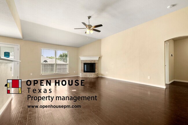 Building Photo - 3017 Rocky Creek Dr, Mansfield