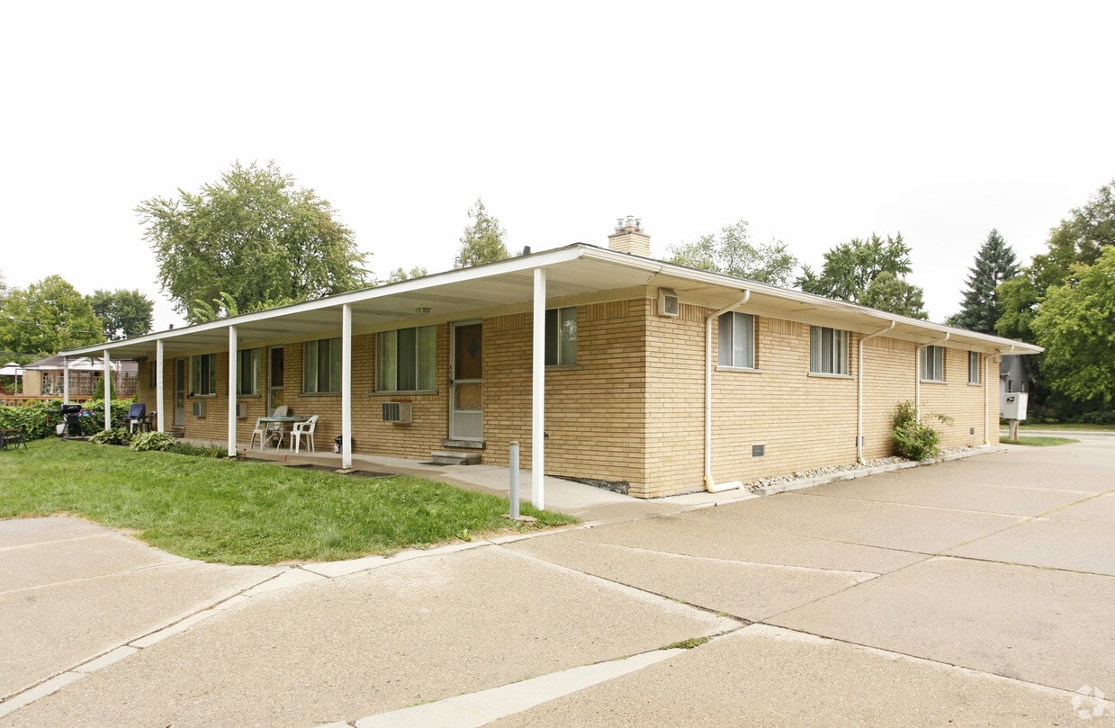 Foto del edificio - 30428 Krauter Ave