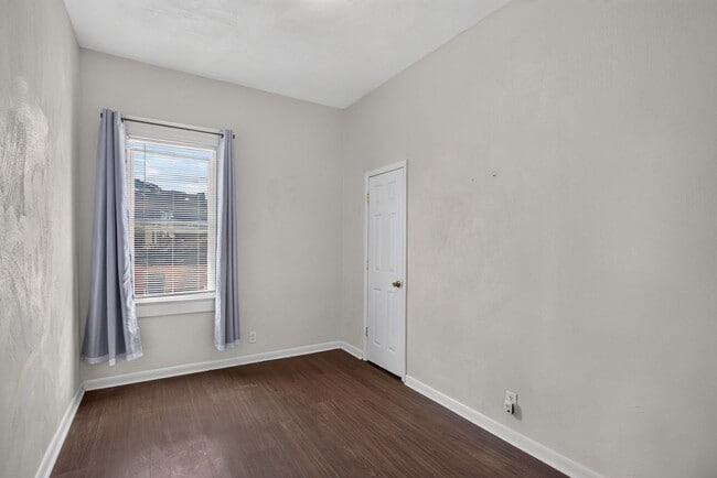 Building Photo - 349 51st St