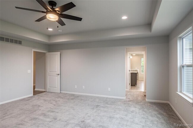Foto del edificio - 24180 Liberty Hill Dr