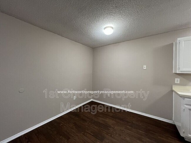 Foto del edificio - 6484 Central Ave