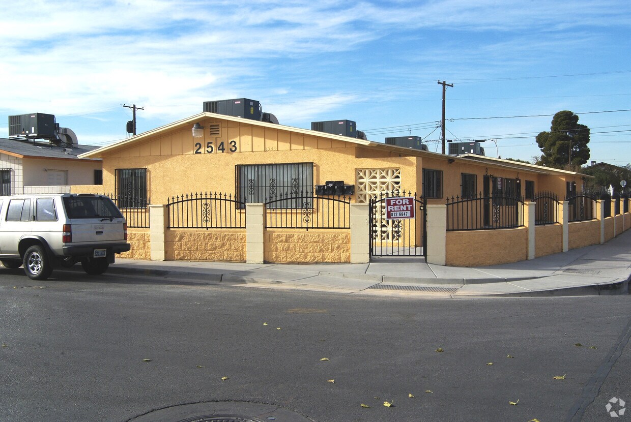 Building Photo - Arrowhead Acres