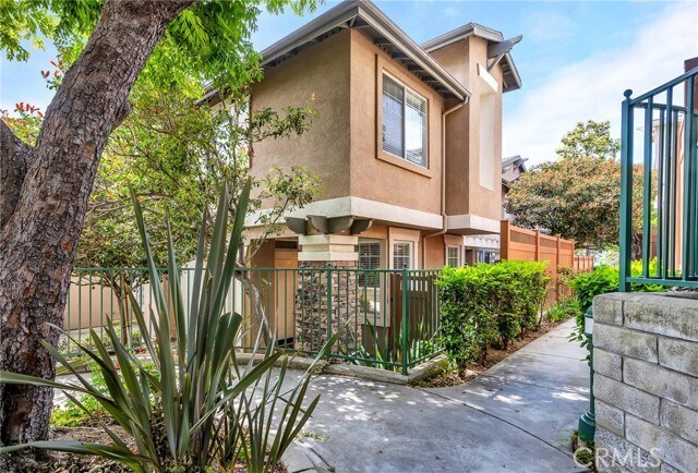 Foto del edificio - 17810 Pine Ct