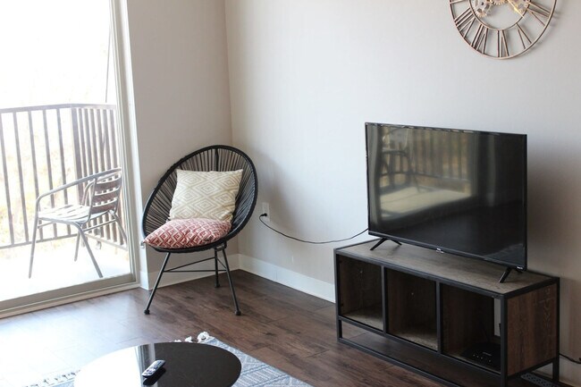 Foto del edificio - 4415 Lincoln Way