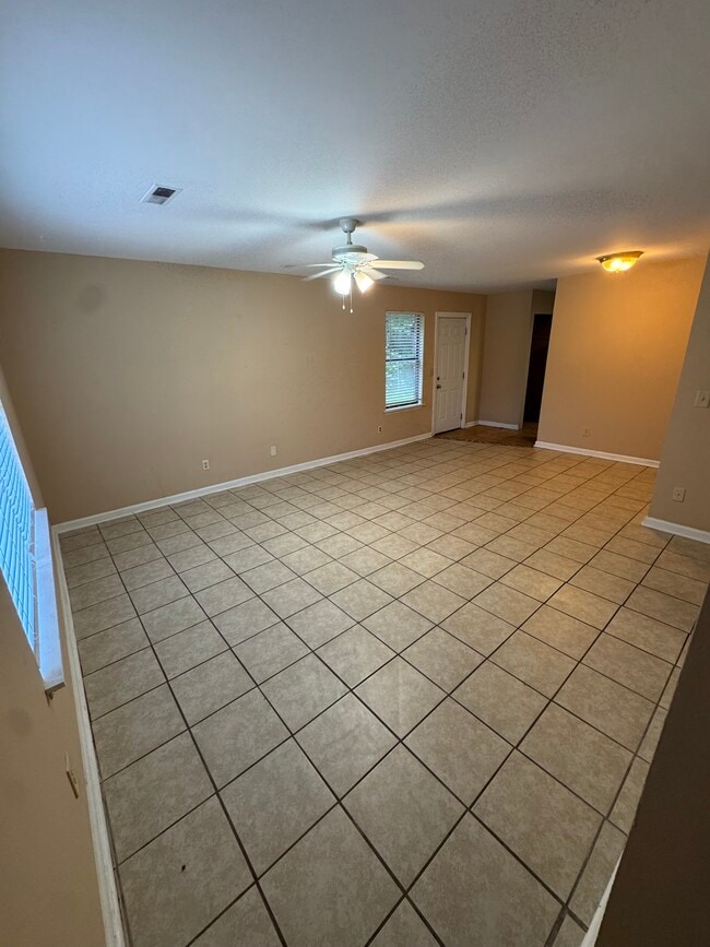 Building Photo - 801 Sandpiper Dr