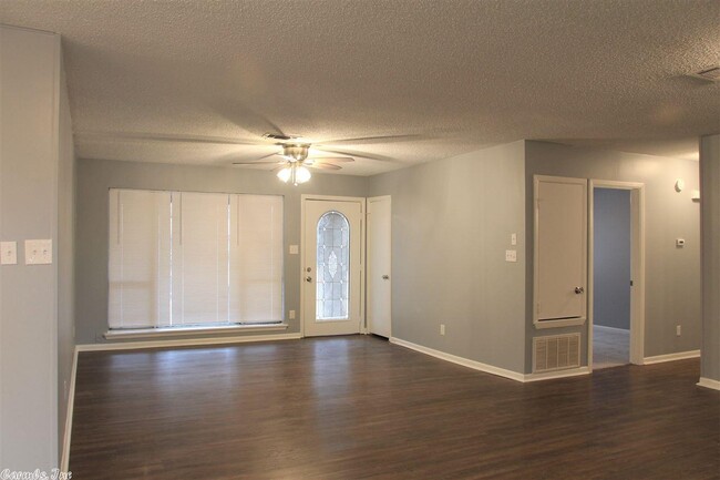 Building Photo - 24 Barnwell Dr