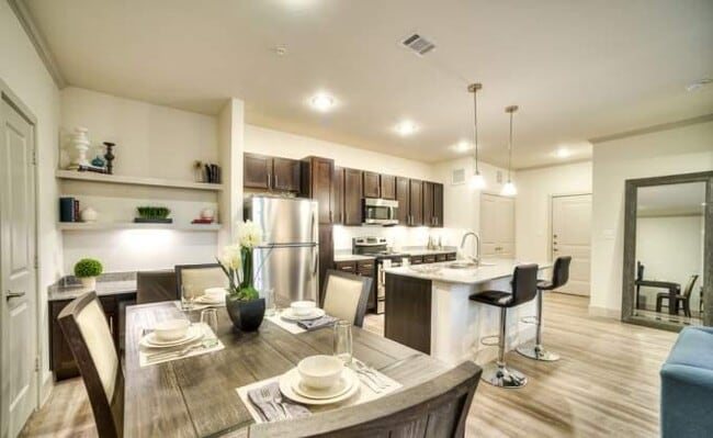 Building Photo - 1 bedroom in Houston TX 77011