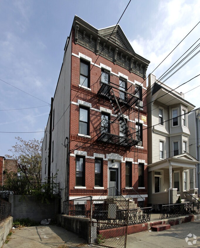 Primary Photo - 510 Pavonia Ave