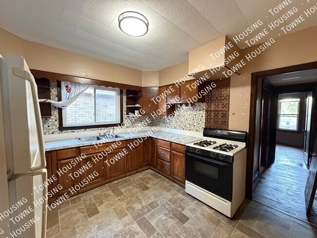 Foto del edificio - 418 Colvin Ave