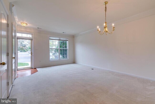 Foto del edificio - 13129 Park Crescent Cir