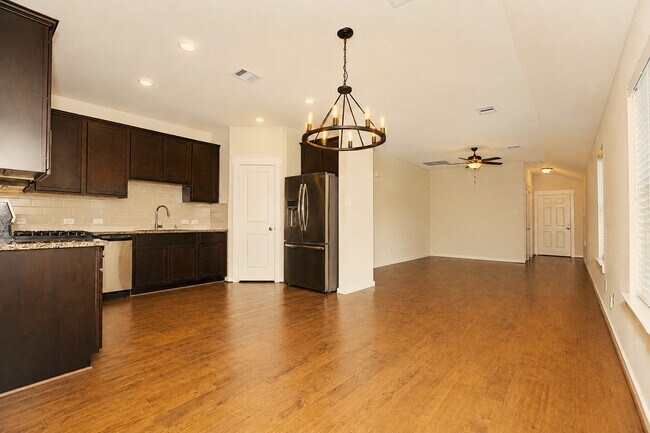 Foto del edificio - 233 Laura Leigh Ln