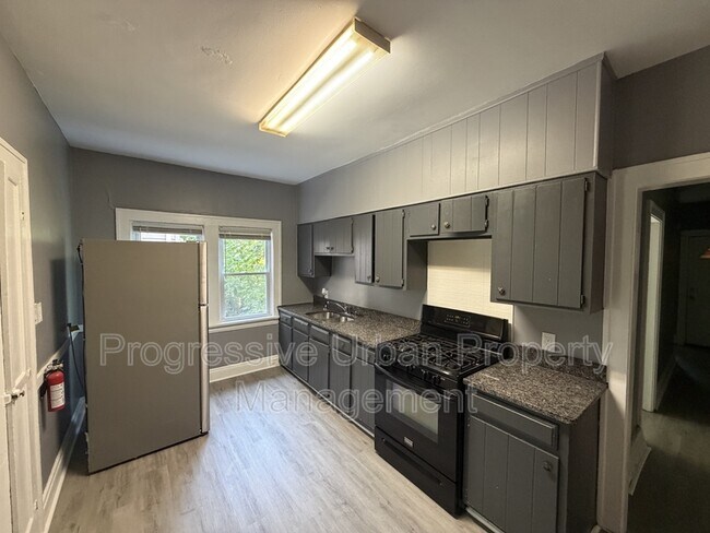 Foto del edificio - 3412 E 147th St