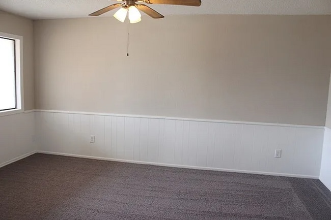 Building Photo - Spacious 3 bedroom duplex close to McConne...