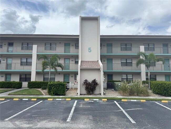 Foto del edificio - 175 Kings Hwy