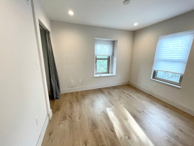 Foto del edificio - 118 Buttonwood St