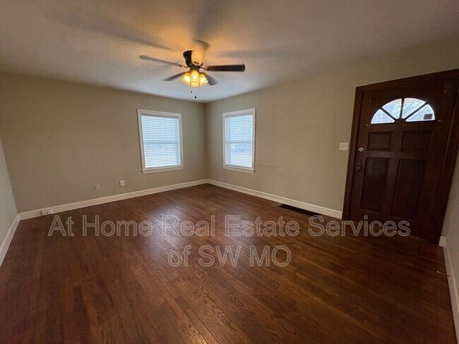 Foto del edificio - 1913 S Dollison Ave