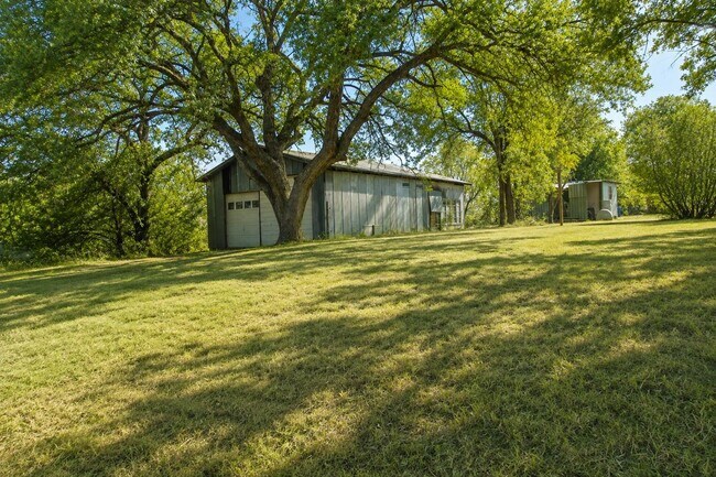 Building Photo - 222 Watkins Point