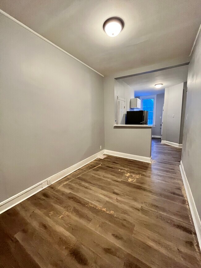 50 Jordan Ave 1L - 53 Jordan Ave