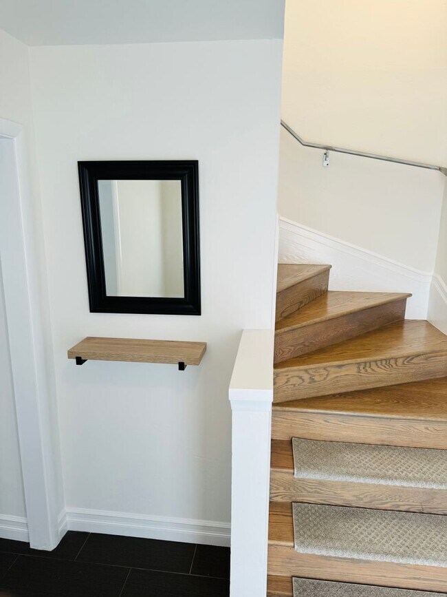 Building Photo - UNLEASH URBAN LUXURY: BERNAL HEIGHTS SUNNY...