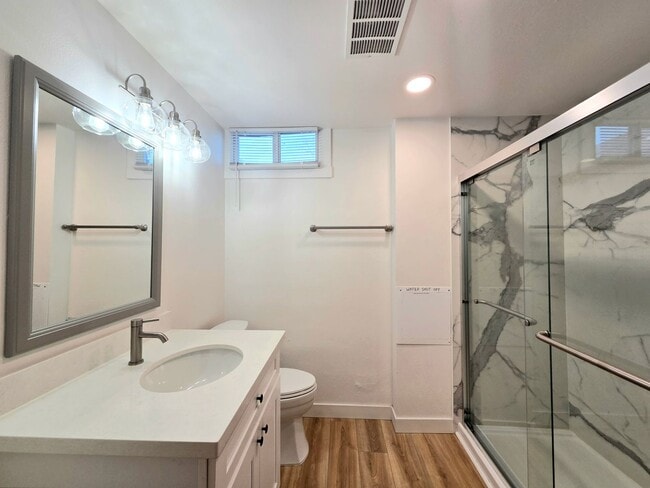 Foto del edificio - 300 S Franklin Ave