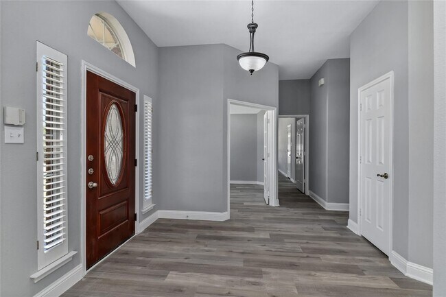 Foto del edificio - 630 Lakewood Dr