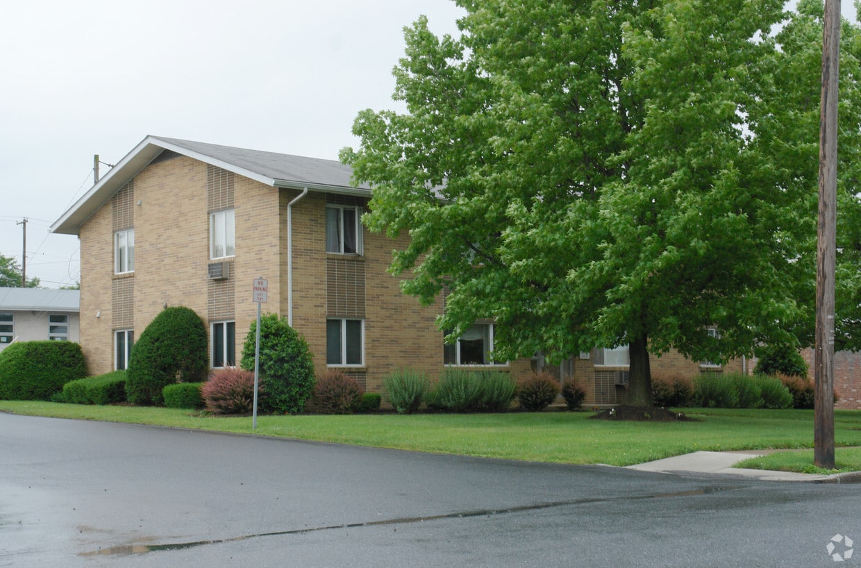 Building Photo - 5051 Lancaster St