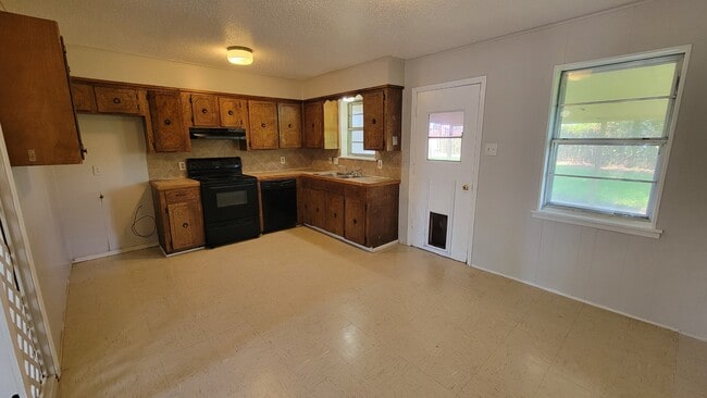 Foto del edificio - 4909 Dahlia Dr