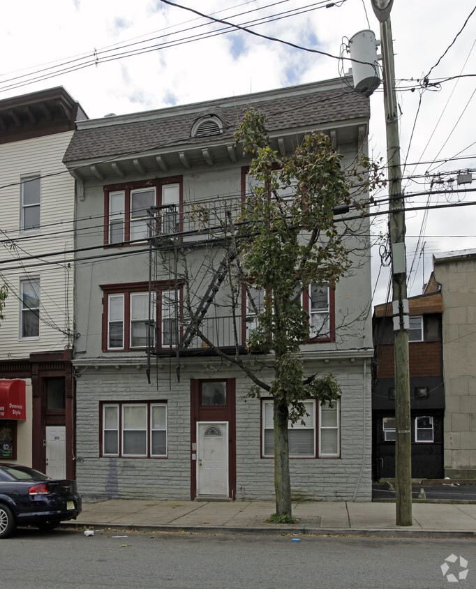 Building Photo - 173 Danforth Ave