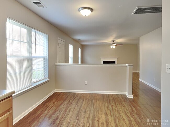 Foto del edificio - 4335 Springhaven Dr
