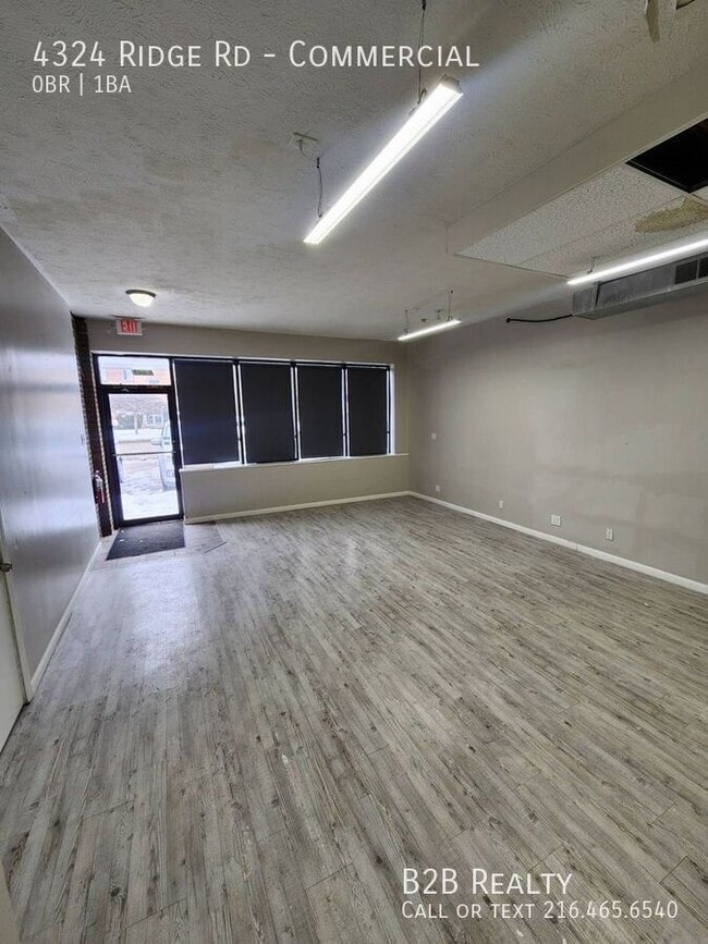 Foto del edificio - Excellent Commercial Space on Ridge Rd – H...