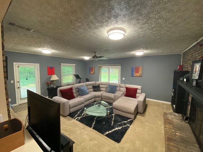 Foto del edificio - 2625 Sunny Ln SE