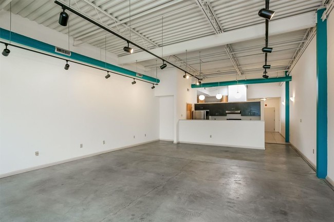 Building Photo - 1150 Germantown Avenue - 2