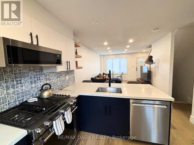 Photo du bâtiment - 3312 Bathurst St