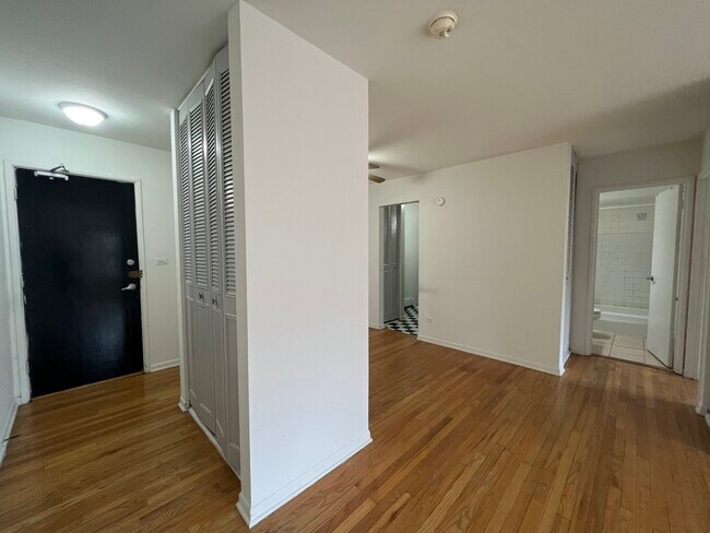 Foto del edificio - 516 W Melrose St