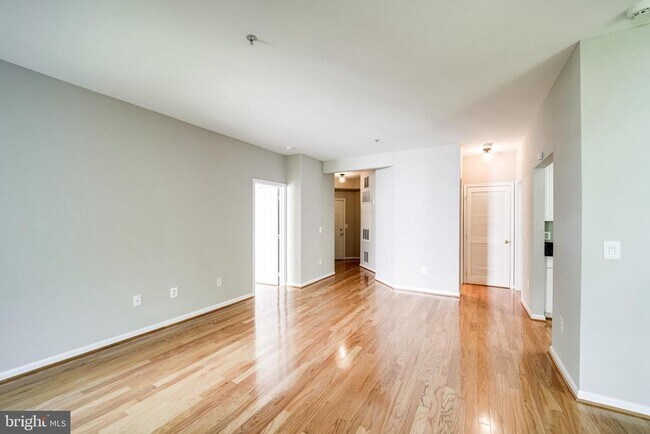 Foto del edificio - 5982 Founders Hill Ct