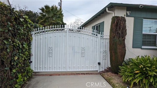 Foto del edificio - 229 Sycamore Dr