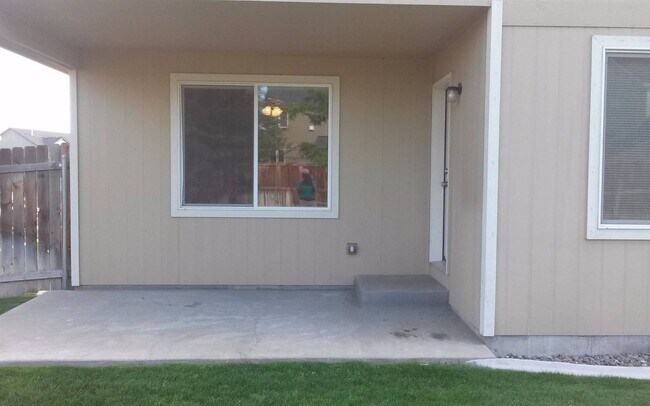 Foto del edificio - 2102 S Quillan St