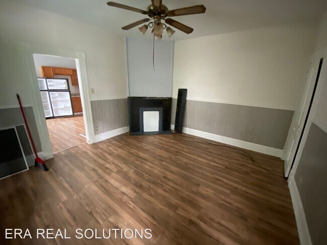 Foto del edificio - 164-166 S Cypress Ave