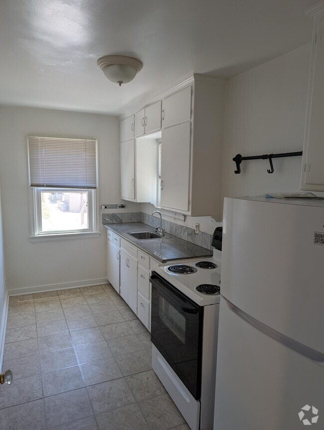 Building Photo - 1010 N 24th Street