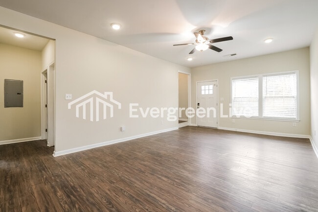 Foto del edificio - 1596 Jonesboro Rd SE