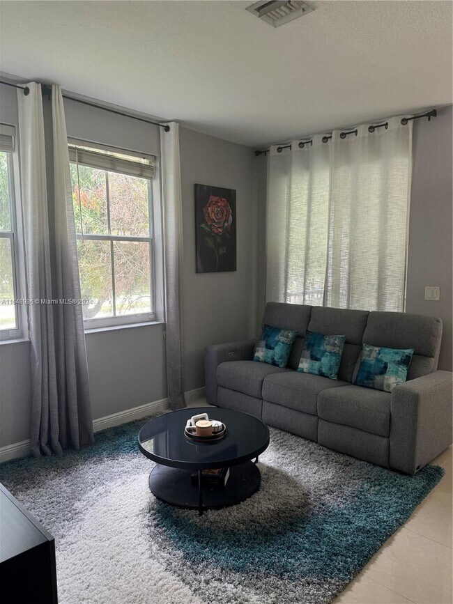 Foto del edificio - 4301 SW 160th Ave